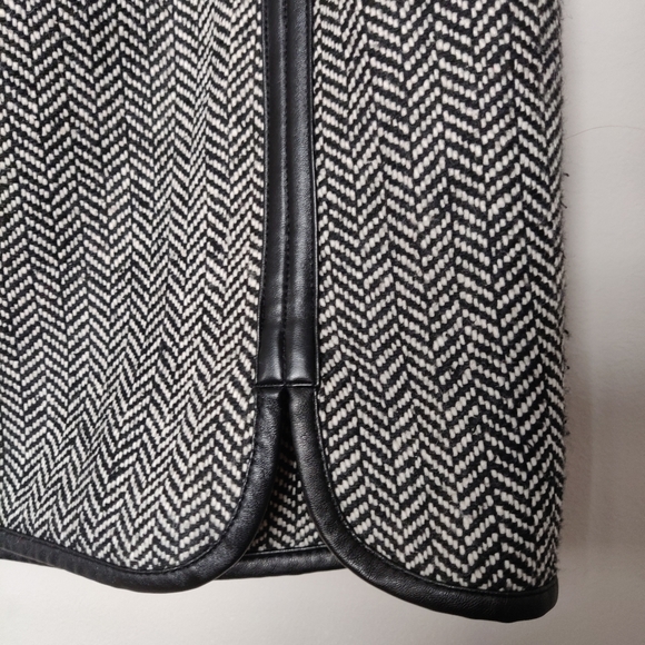 Joe Fresh Herringbone Tweed Black and White Mini Skirt Size 2 - Picture 4 of 10